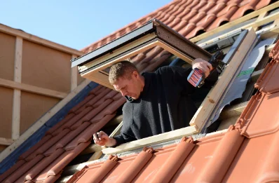 Pose de fenêtres de toit Velux à Monnetay